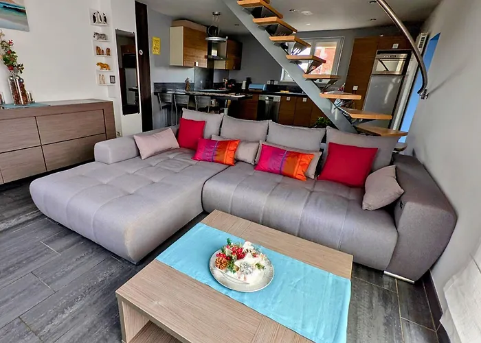 펜션 Maison 78m2, Garden, Private Parking 볼빌레